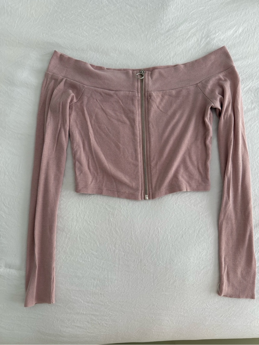 Forever 21 Blush Pink Off-Shoulder Ribbed Zip-Front Crop Top